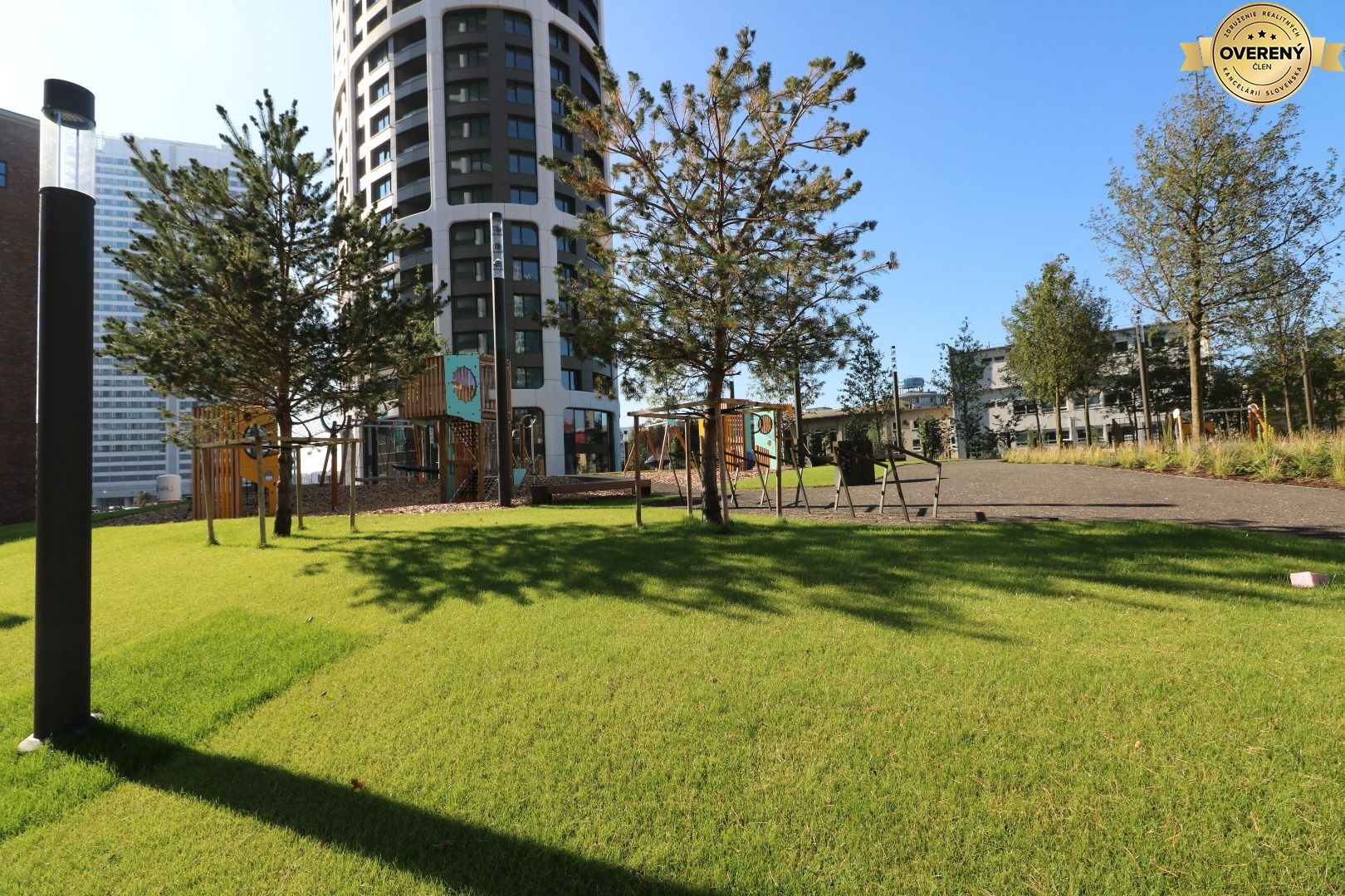NUERA︱SKY PARK nadštandardný zariadený 2-izbový byt na 15. poschodí