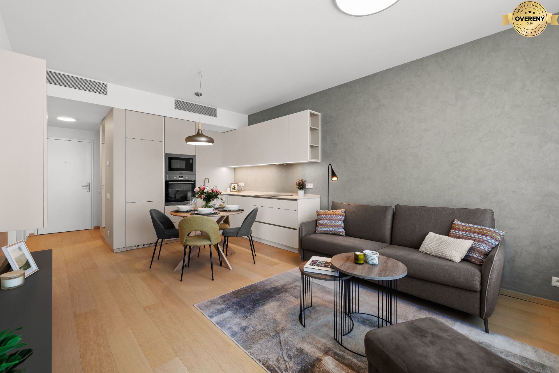 NUERA︱SKY PARK nadštandardný zariadený 2-izbový byt na 15. poschodí