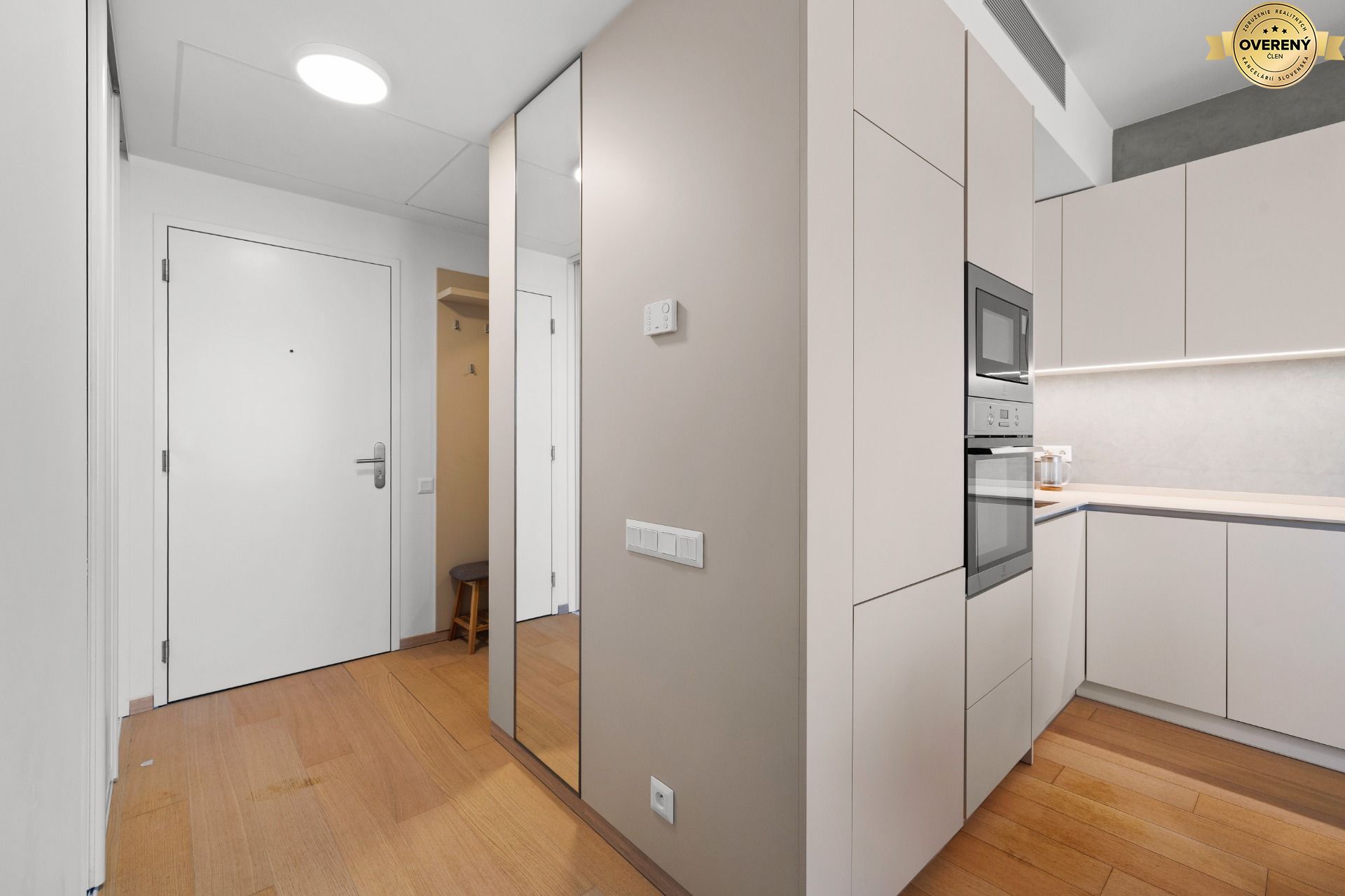 NUERA︱SKY PARK nadštandardný zariadený 2-izbový byt na 15. poschodí