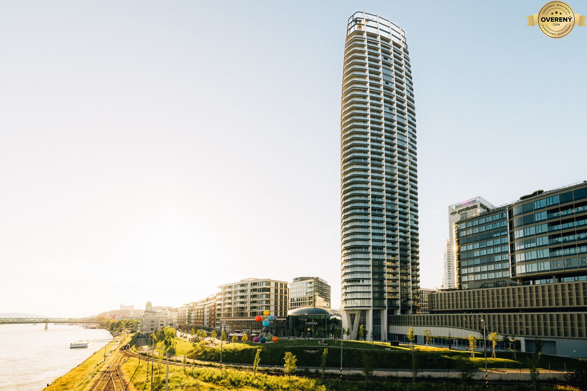 NUERA︱EUROVEA TOWER - 3-izbová rezidencia s výhľadom na hard