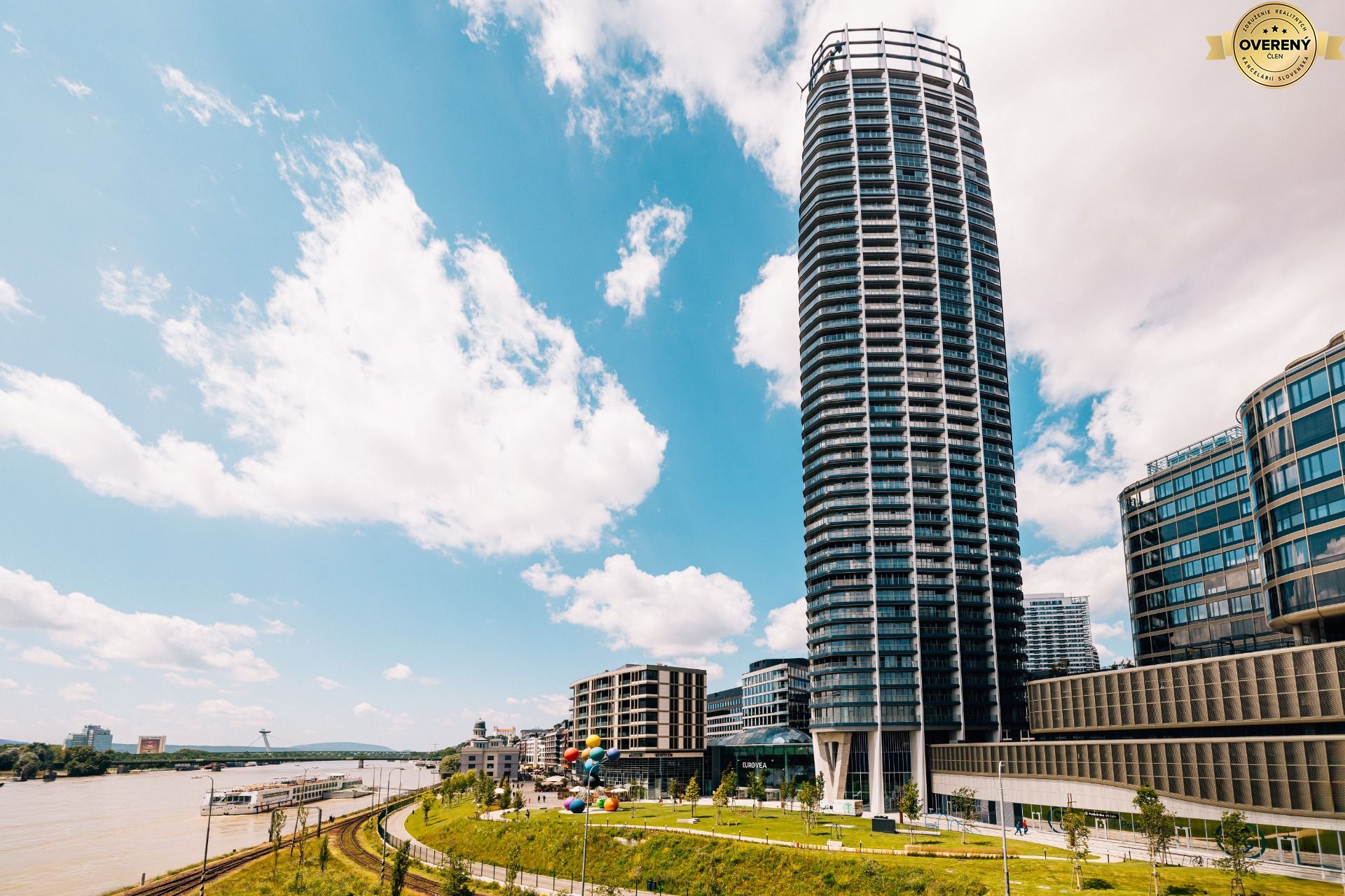 NUERA︱EUROVEA TOWER - 3-izbová rezidencia s výhľadom na hard