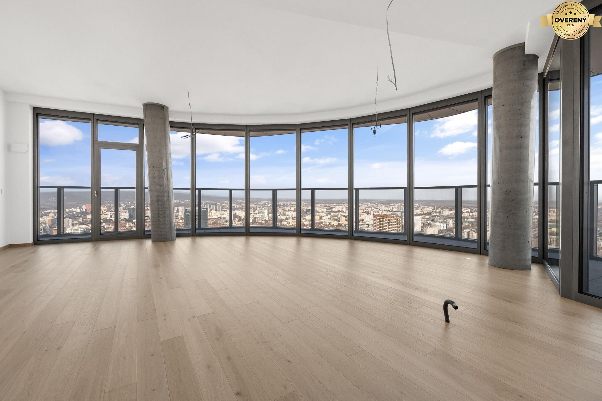 NUERA︱EUROVEA TOWER - Penthouse 4-izbový s výhľadom na Dunaj, 44.p.