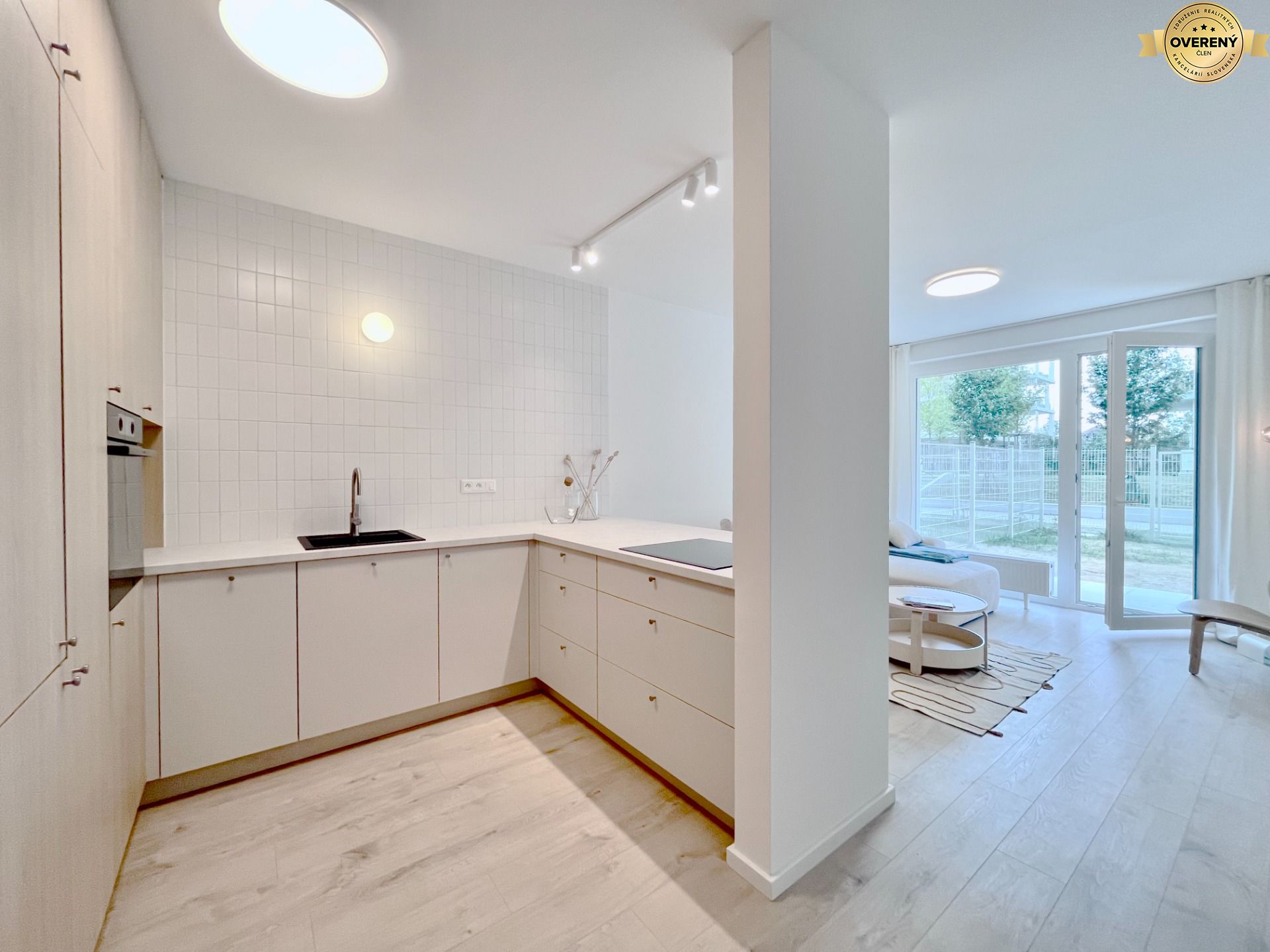 REZERVOVANÉ︱NOVÝ RUŽINOV - zariadený 2-izbový apartmán so záhrado