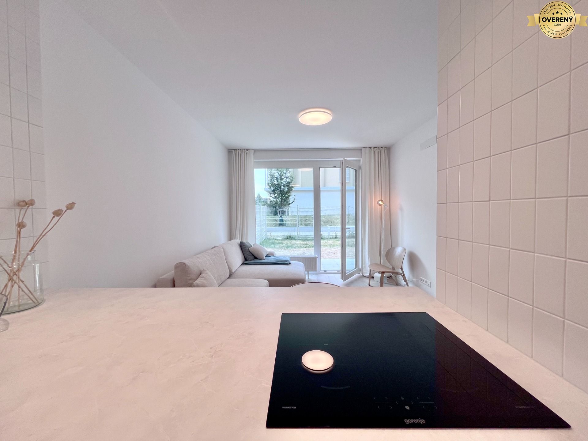 REZERVOVANÉ︱NOVÝ RUŽINOV - zariadený 2-izbový apartmán so záhrado