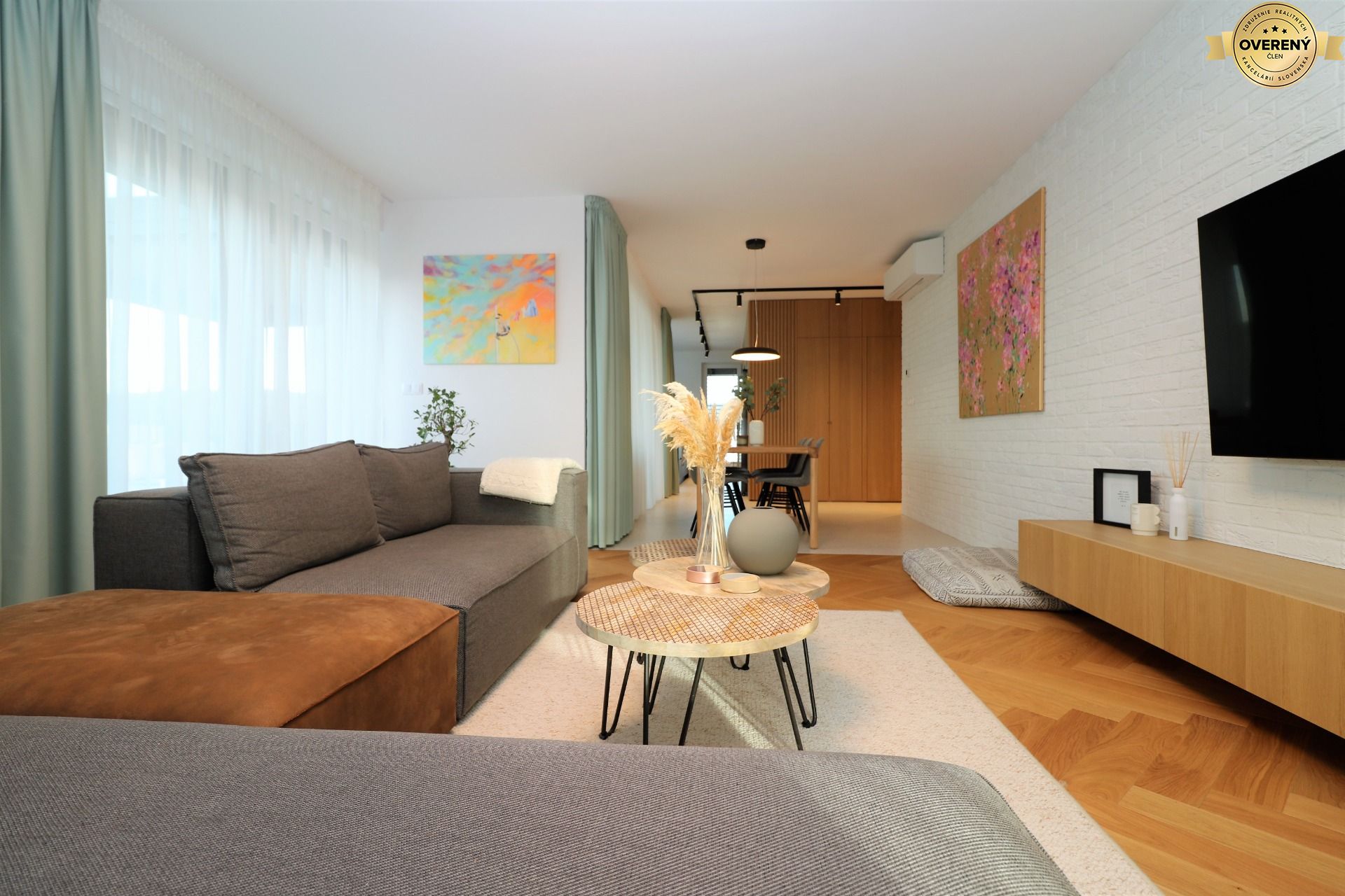 NUERA︱Penthouse s terasou s krásnymi výhľadmi v Dúbravke