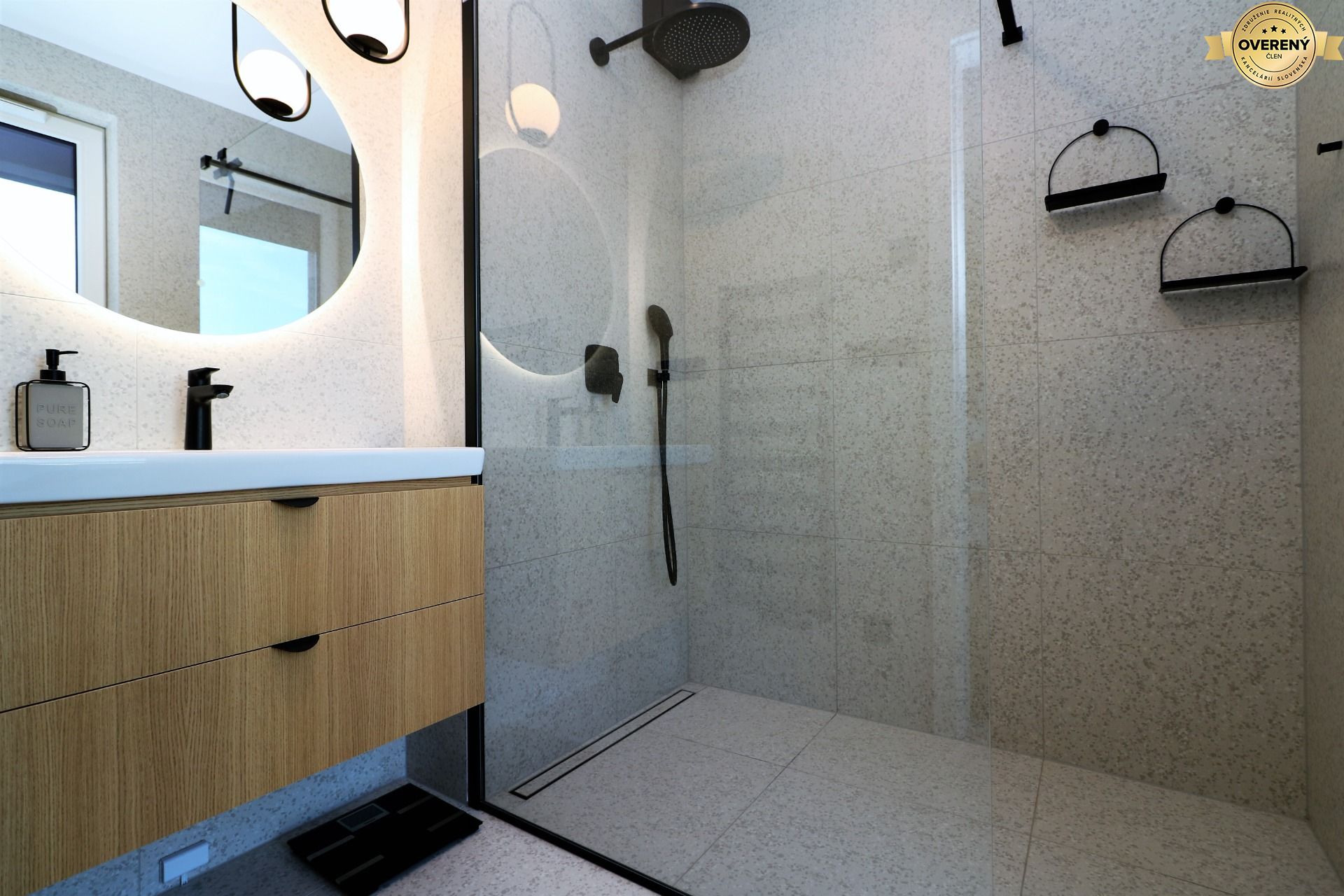 NUERA︱Penthouse s terasou s krásnymi výhľadmi v Dúbravke