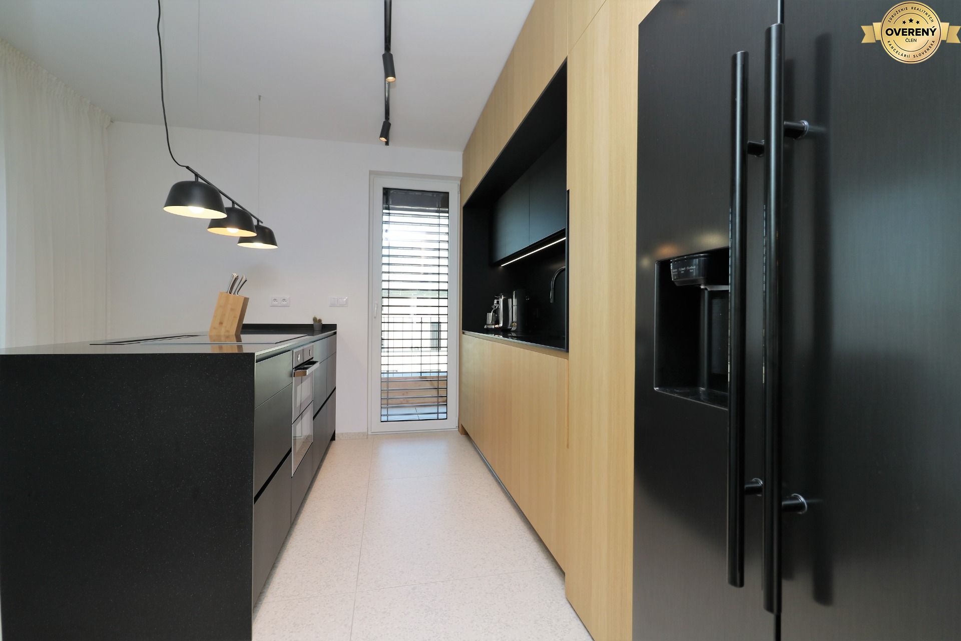 NUERA︱Penthouse s terasou s krásnymi výhľadmi v Dúbravke