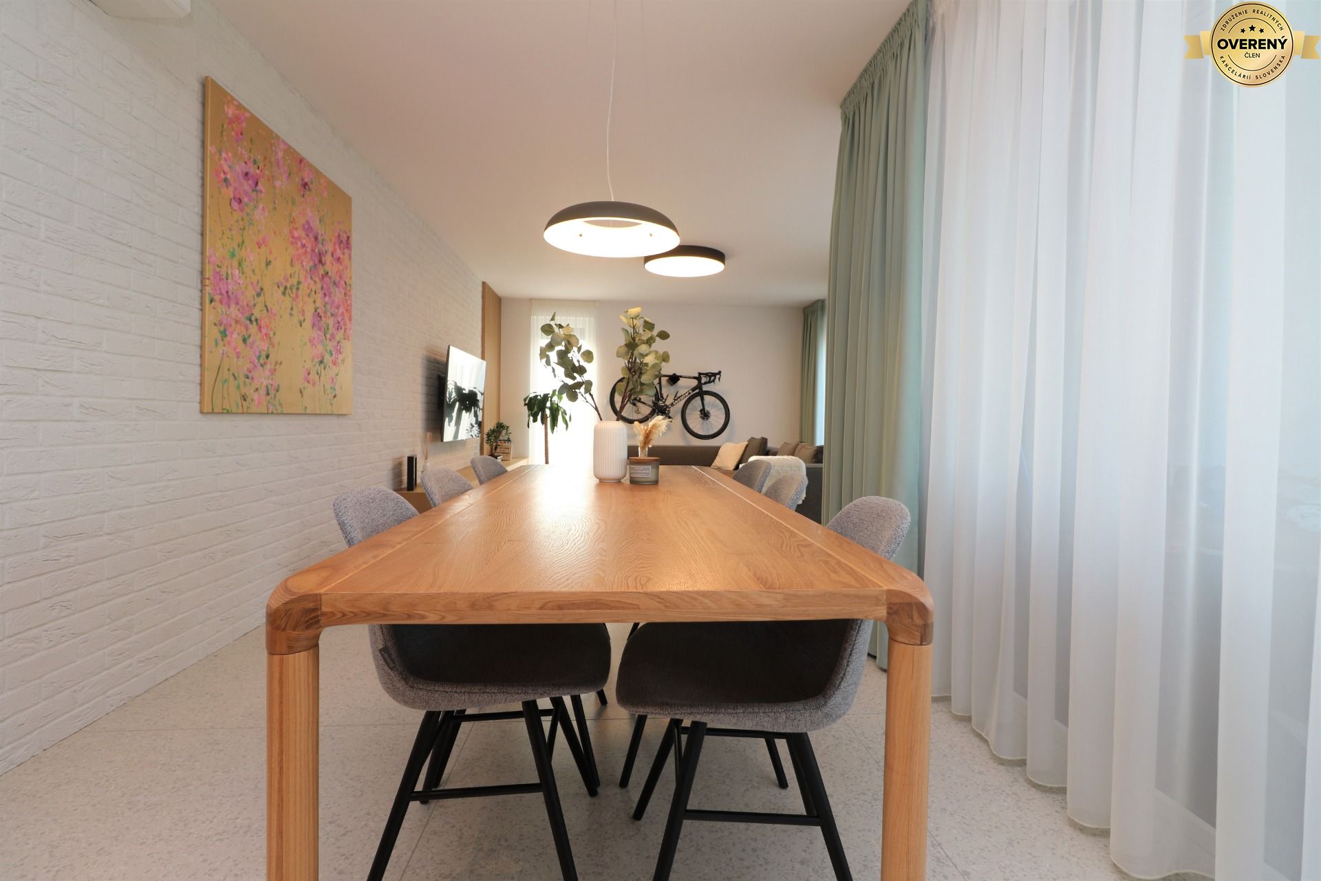 NUERA︱Penthouse s terasou s krásnymi výhľadmi v Dúbravke