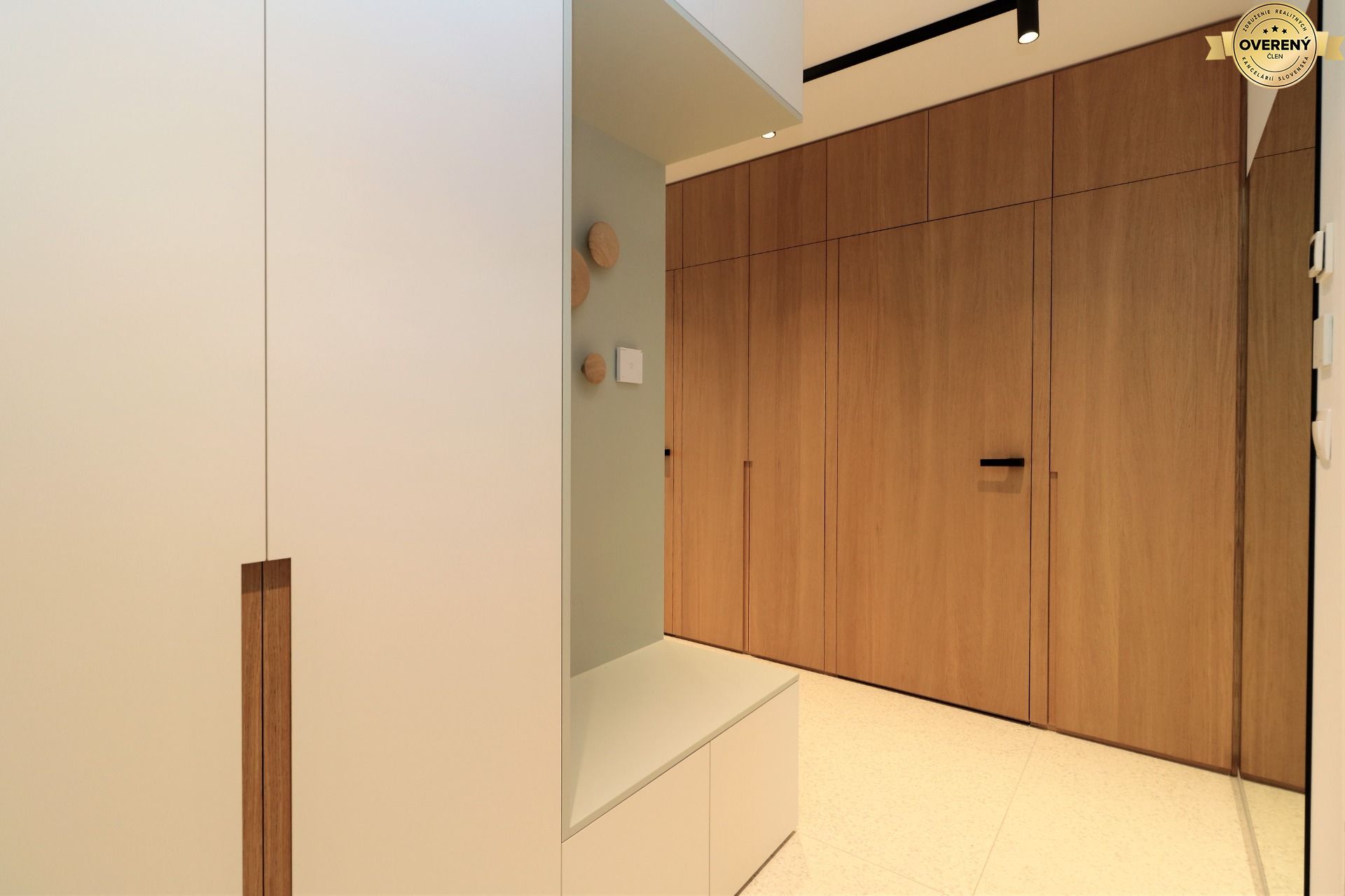 NUERA︱Penthouse s terasou s krásnymi výhľadmi v Dúbravke
