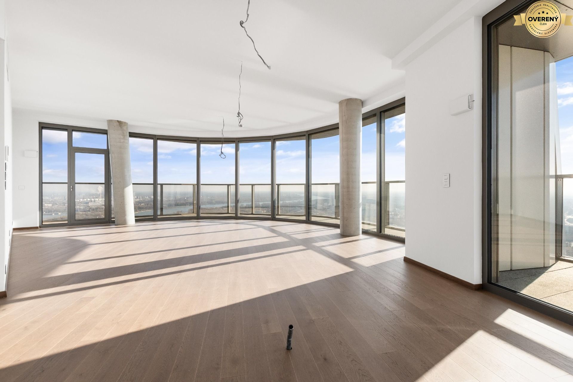 NUERA︱EUROVEA TOWER - Penthouse 4-izbový s výhľadom na Dunaj, 44.p.