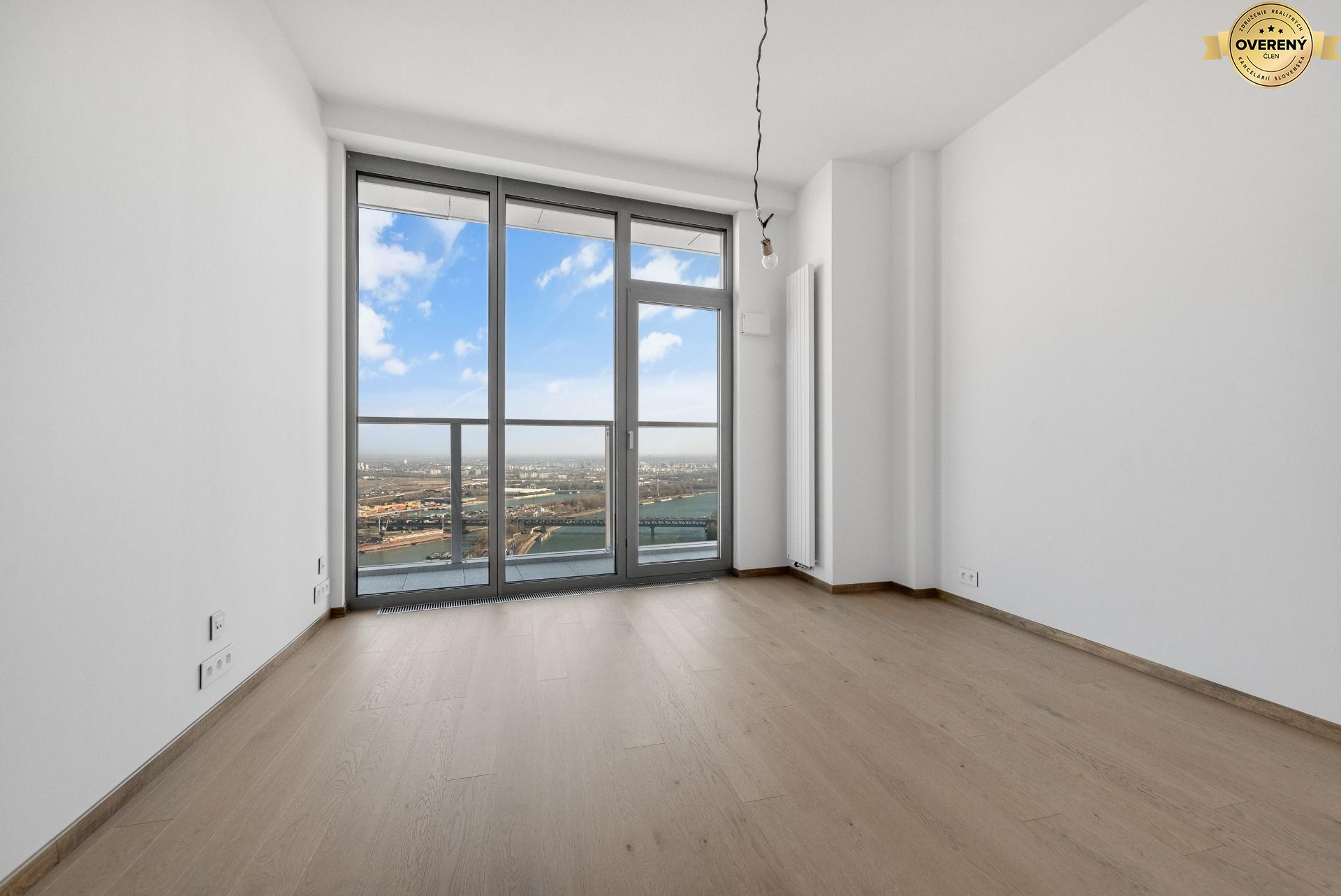 NUERA︱EUROVEA TOWER - Penthouse 3i orientovaný na východ, 44.p