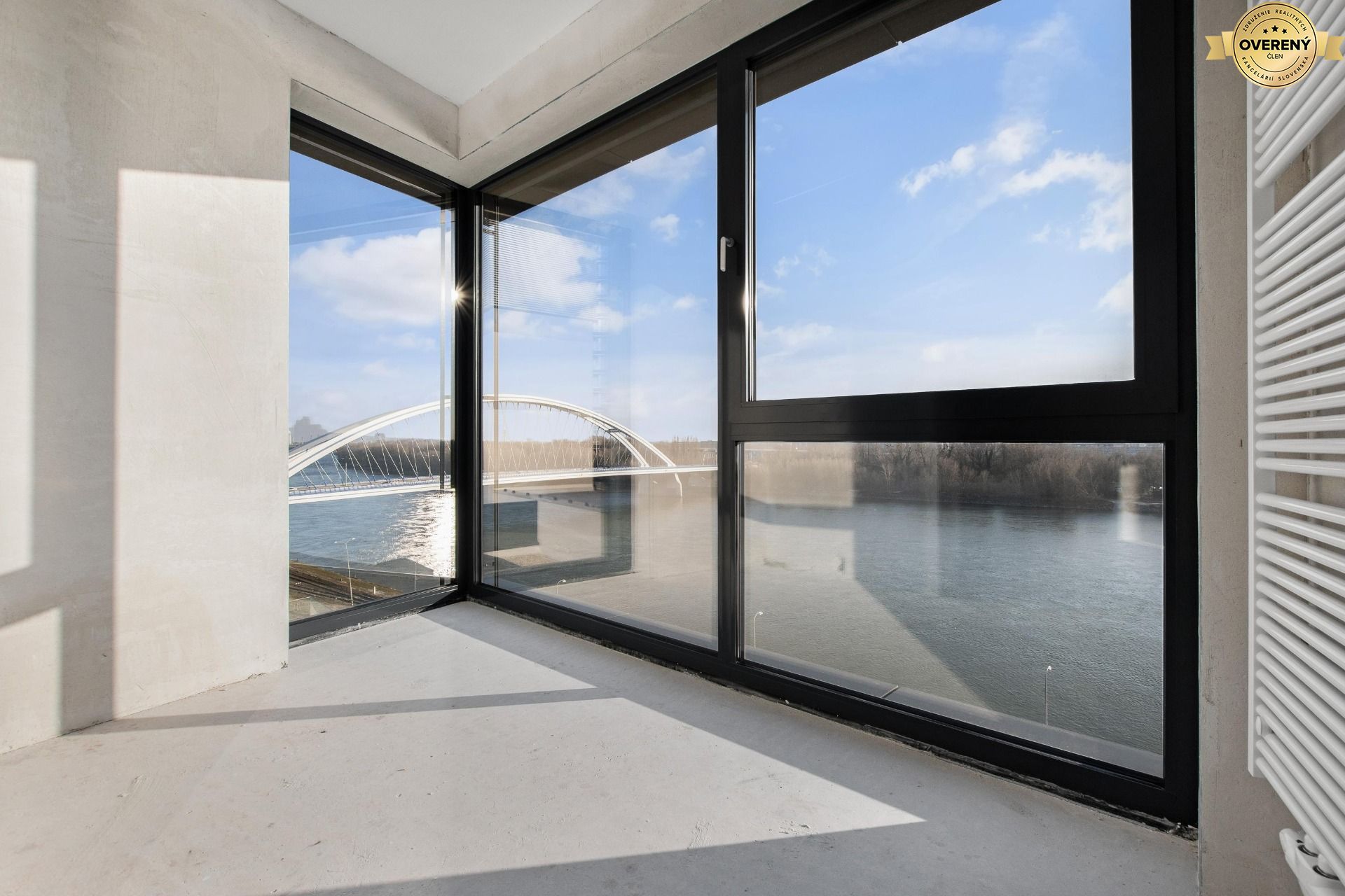 NUERA︱EUROVEA RIVERSIDE - 5-izbový mezonet s výhľadom na Dunaj